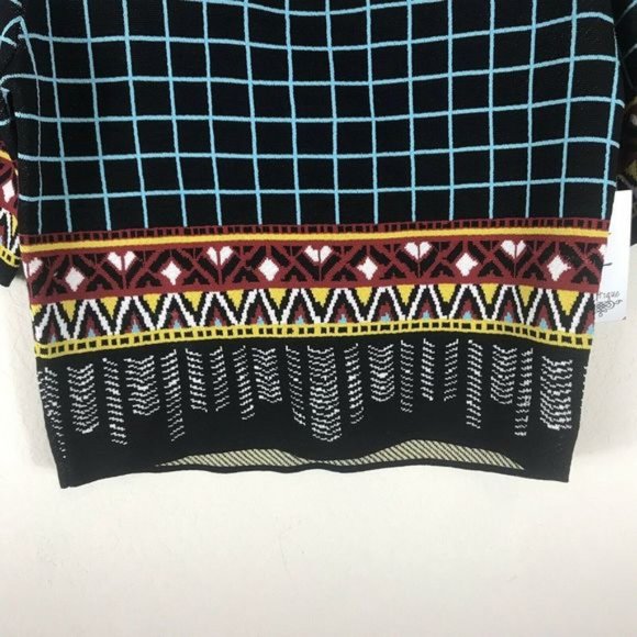 CLOSING SALE Cropped Sweater 3/4 Sleeves - Picture 4 of 7